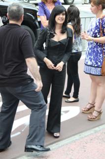 Phoebe Cates feet photo thumbnail