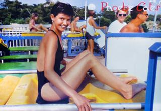 Phoebe Cates feet photo thumbnail