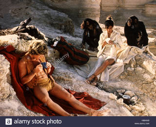 Phoebe Cates feet photo thumbnail