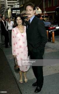Phoebe Cates feet photo thumbnail