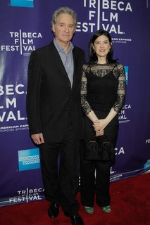 Phoebe Cates feet photo thumbnail