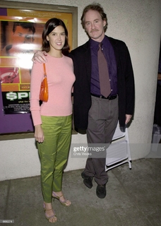 Phoebe Cates feet photo thumbnail
