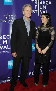 Phoebe Cates feet photo thumbnail