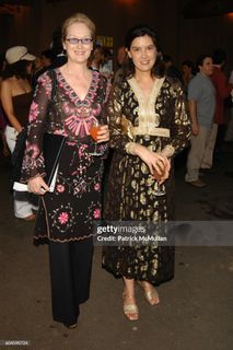 Phoebe Cates feet photo thumbnail