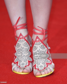 Phoebe Fox feet photo 9