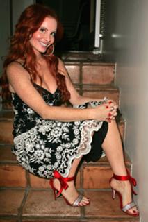 Phoebe Price feet photo thumbnail