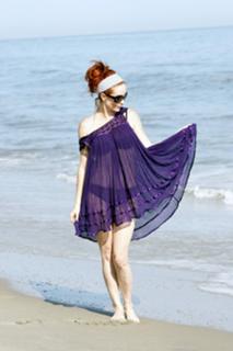 Phoebe Price feet photo thumbnail