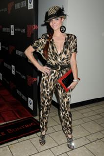 Phoebe Price feet photo thumbnail