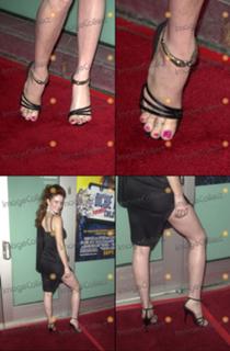 Phoebe Price feet photo thumbnail