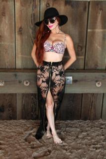 Phoebe Price feet photo thumbnail