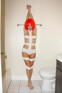 Phoebe Price feet photo thumbnail