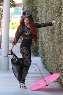 Phoebe Price feet photo thumbnail