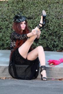 Phoebe Price feet photo thumbnail