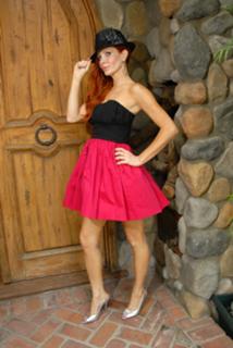 Phoebe Price feet photo thumbnail