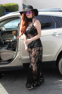 Phoebe Price feet photo thumbnail