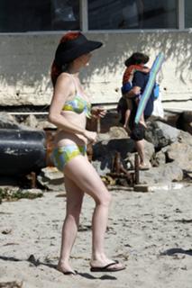 Phoebe Price feet photo thumbnail