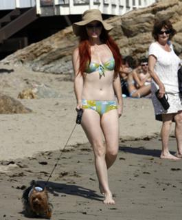 Phoebe Price feet photo thumbnail