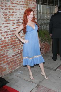 Phoebe Price feet photo thumbnail
