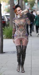 Phoebe Price feet photo thumbnail