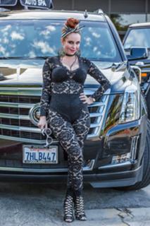 Phoebe Price feet photo thumbnail