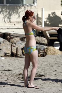 Phoebe Price feet photo thumbnail