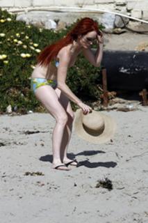Phoebe Price feet photo thumbnail