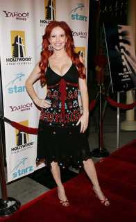 Phoebe Price feet photo thumbnail