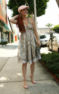 Phoebe Price feet photo thumbnail