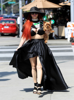 Phoebe Price feet photo thumbnail