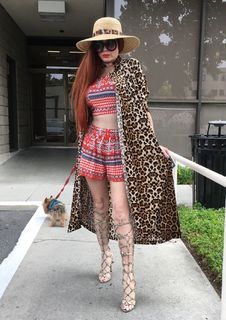 Phoebe Price feet photo thumbnail