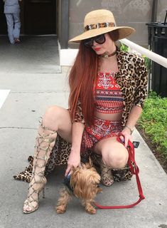 Phoebe Price feet photo thumbnail