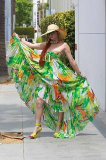 Phoebe Price feet photo thumbnail