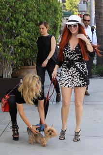 Phoebe Price feet photo thumbnail