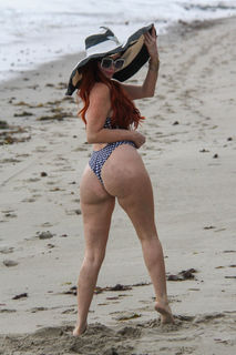 Phoebe Price feet photo thumbnail