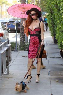 Phoebe Price feet photo thumbnail