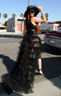 Phoebe Price feet photo thumbnail