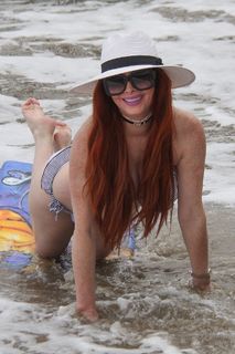 Phoebe Price feet photo thumbnail