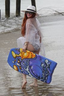 Phoebe Price feet photo thumbnail