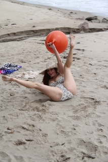 Phoebe Price feet photo thumbnail