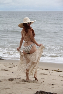 Phoebe Price feet photo thumbnail