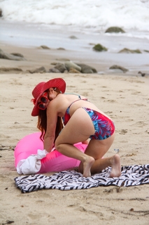 Phoebe Price feet photo thumbnail