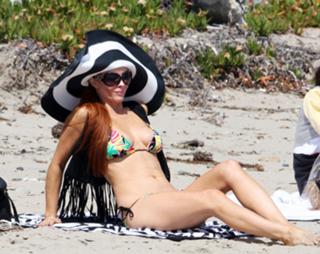Phoebe Price feet photo thumbnail