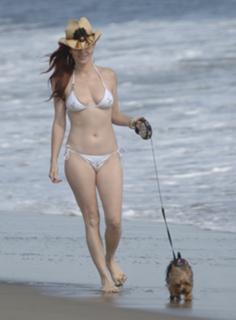 Phoebe Price feet photo thumbnail