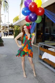 Phoebe Price feet photo thumbnail