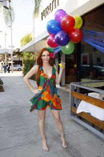 Phoebe Price feet photo thumbnail