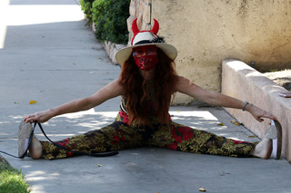 Phoebe Price feet photo thumbnail