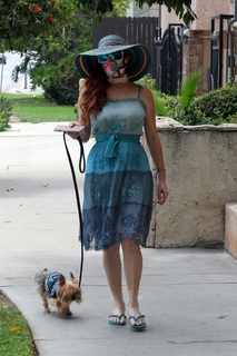 Phoebe Price feet photo thumbnail