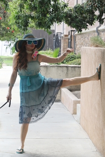 Phoebe Price feet photo thumbnail