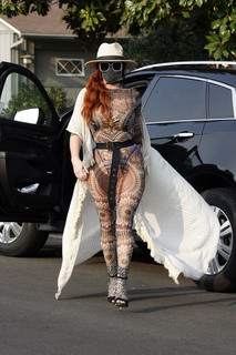 Phoebe Price feet photo thumbnail