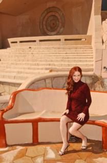 Phoebe Price feet photo thumbnail